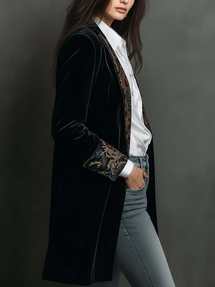 Ria™ | Lange zwarte blazer met barokprint