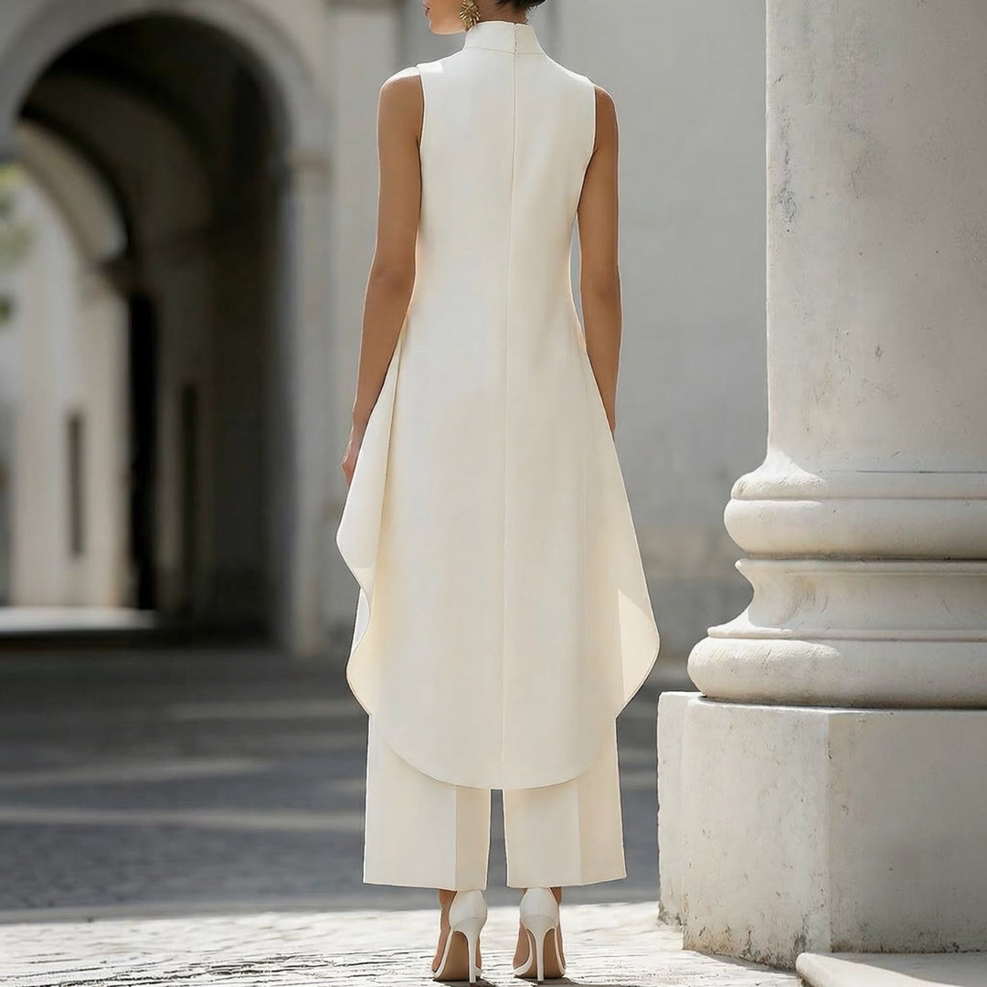 Saskia™ | Elegante mouwloze jurk met cape-detail