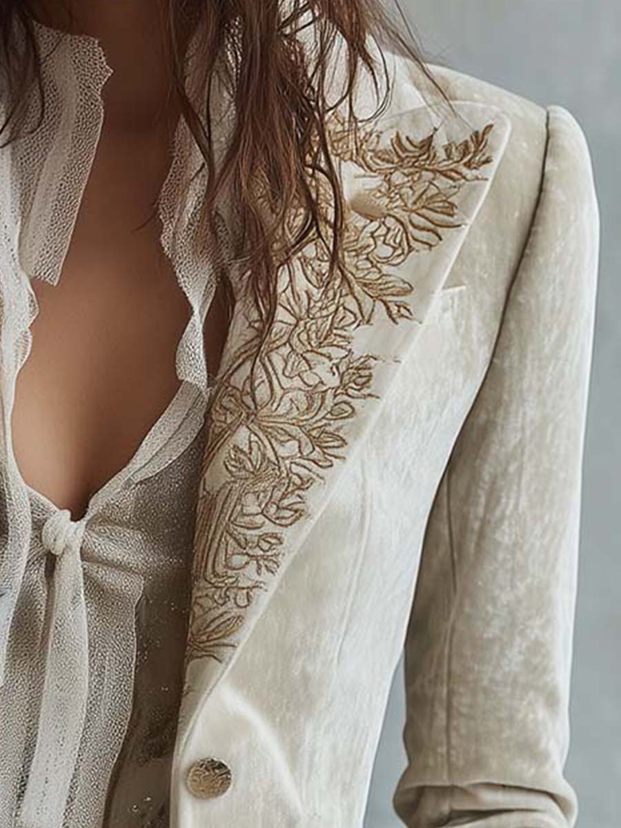 Hennie™ | Ivoorkleurige geborduurde blazer